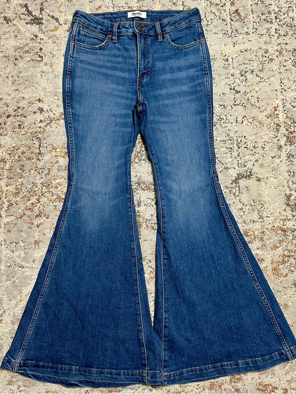 Wrangler Retro high rise flare jeans size 27 x 30 - Picture 3 of 15